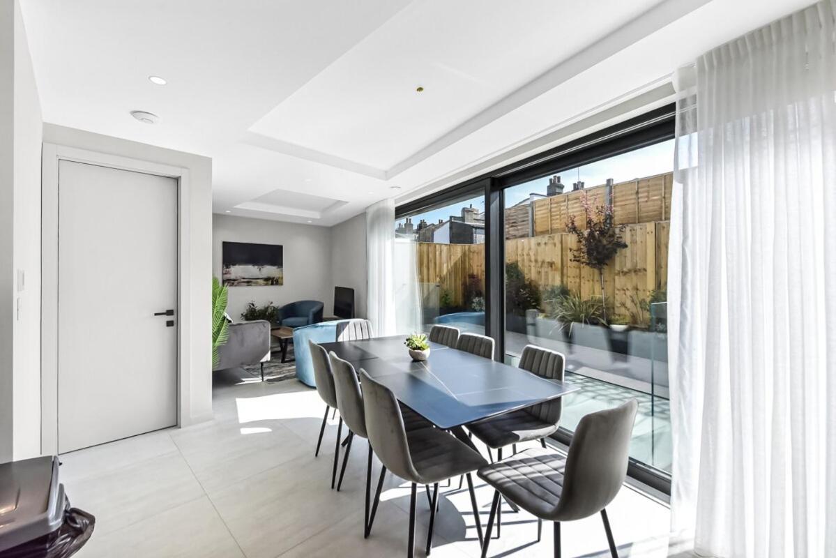 Sleek And Modern 4br Ultimate Getaway *