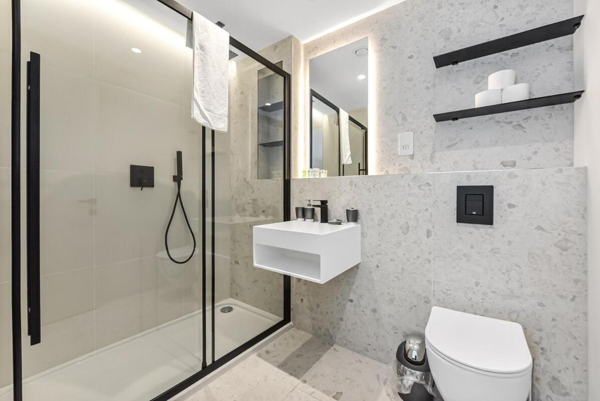 Sleek And Modern 4br Ultimate Getaway * London